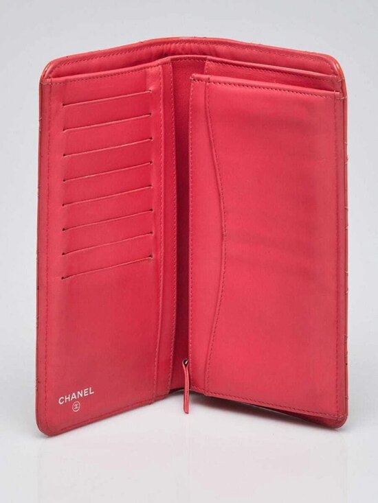 Chanel Pink Quilted Patent Leather L Yen Wallet | Yoogi Chanel Pink Quilted Patent Leather L Yen Wallet